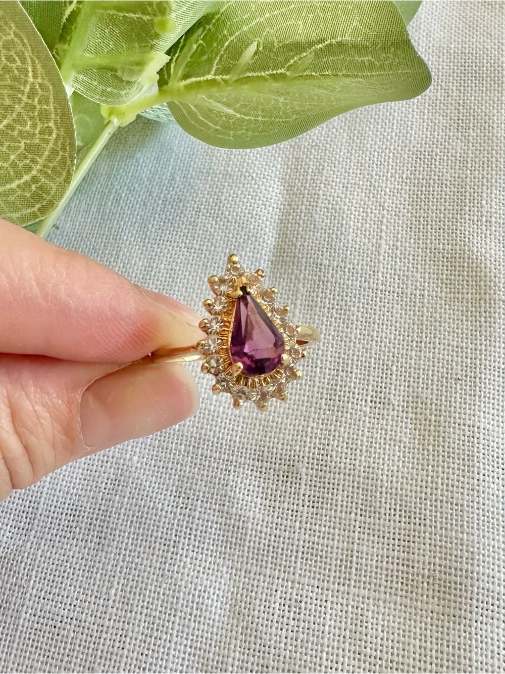 Vintage Taiwan stamped gold-toned teardrop shaped amethyst ring, size 8